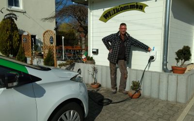 „Rad’s Keller“ Mülsen installiert E-Bike- und Kfz-Ladestation